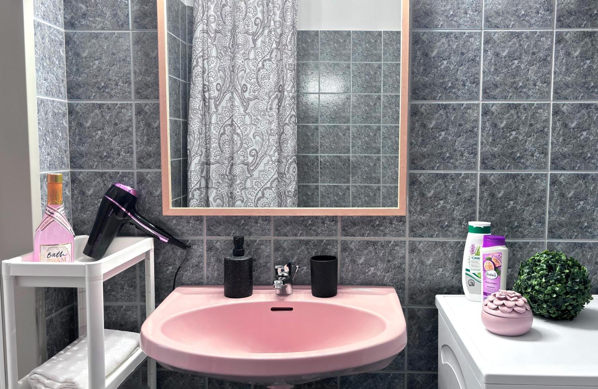 Big And Comfortable Mariahilfer Apartment Viyana Dış mekan fotoğraf